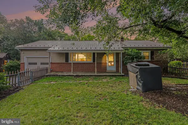 1200 N Middleton Rd, CARLISLE, PA 17013