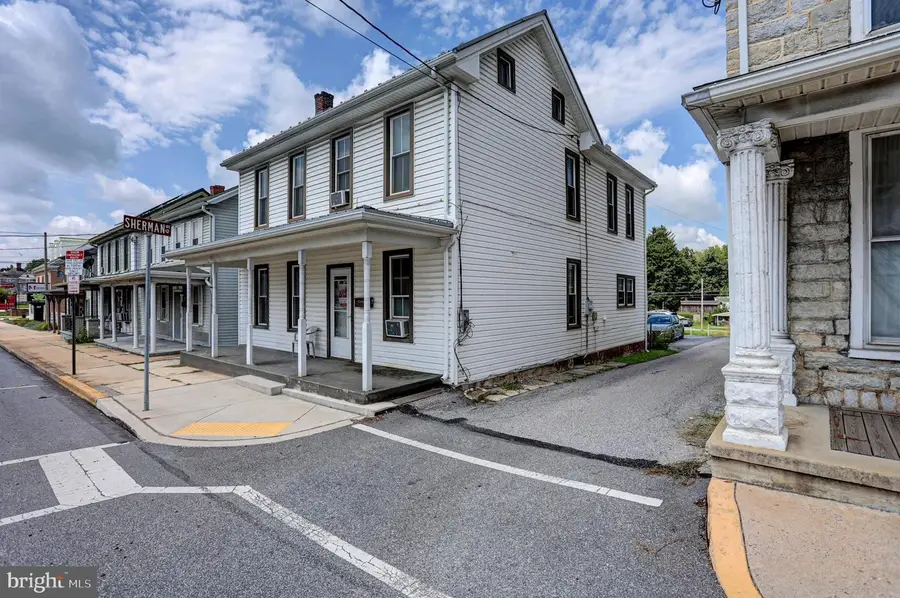 425 E King St, Shippensburg, PA 17257 - #3