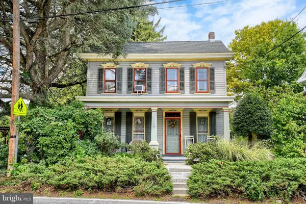 203 W 1st St, BOILING SPRINGS, PA 17007