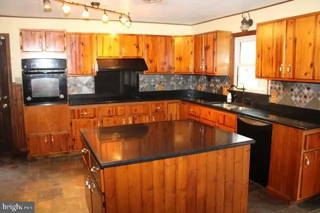 63 Carpenter Ln, Newburg, PA 17240 - #2