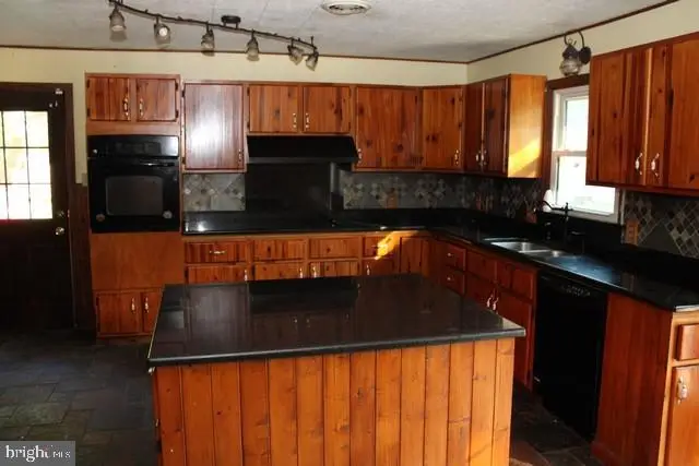 63 Carpenter Ln, Newburg, PA 17240 - #3