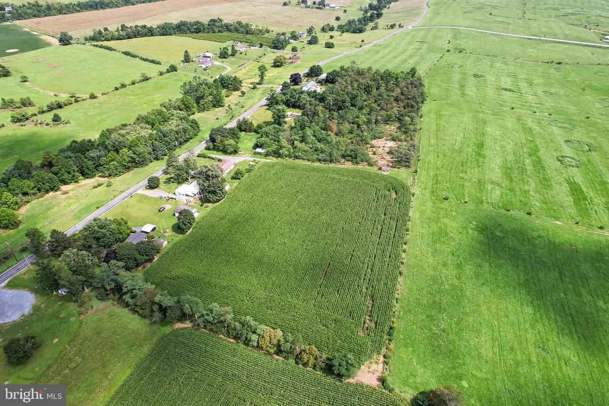 1482 Center Rd, Newville, PA 17241 - #1
