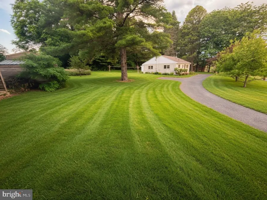 201 Marsh Dr, Carlisle, PA 17015 - #2