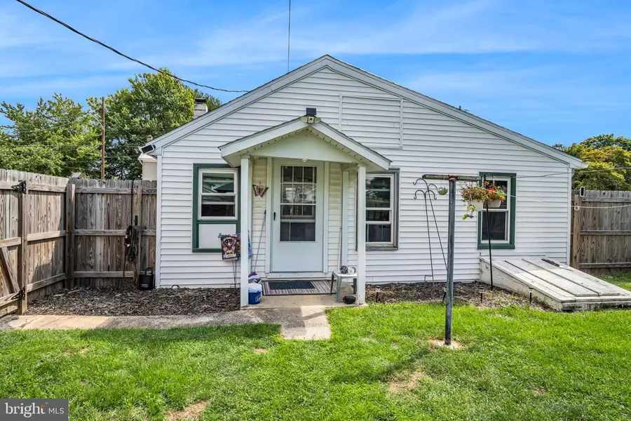 309 Chestnut St, Mount Holly Springs, PA 17065 - #3