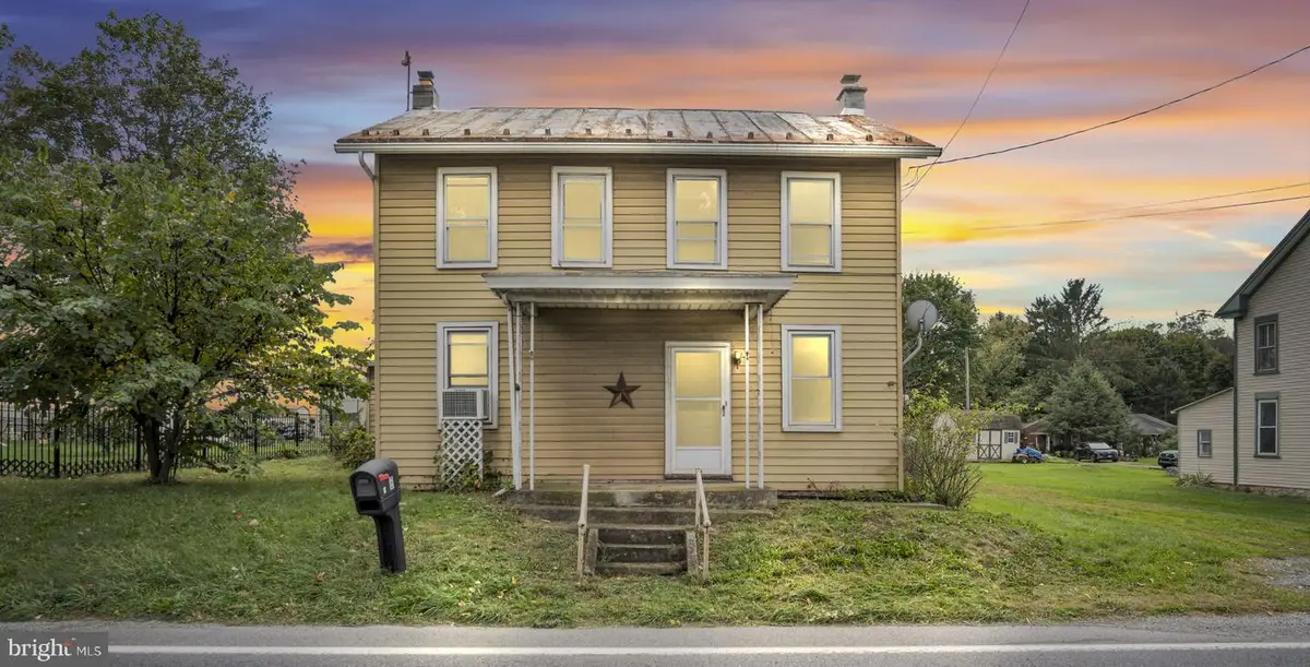 8 E Main St, Carlisle, PA 17015 - #1