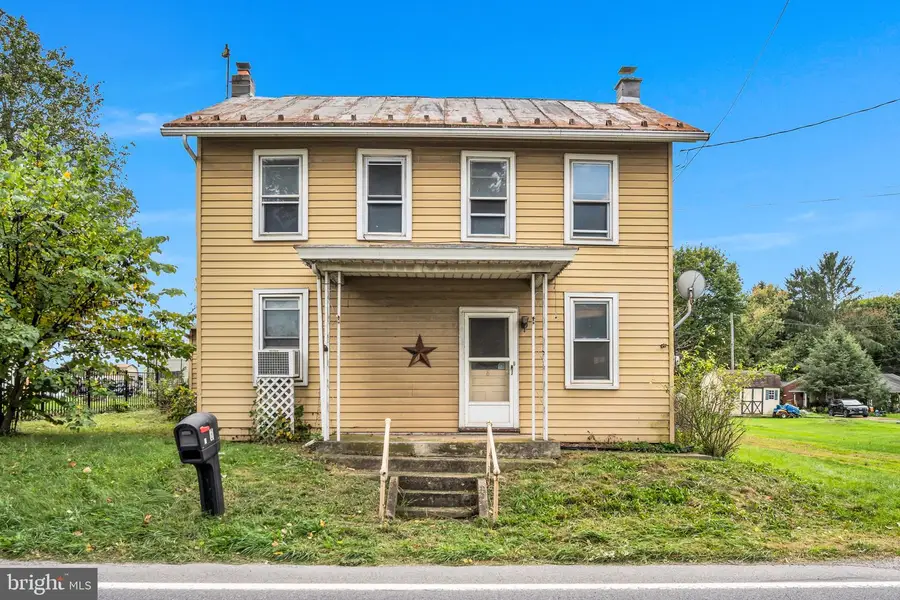 8 E Main St, Carlisle, PA 17015 - #2