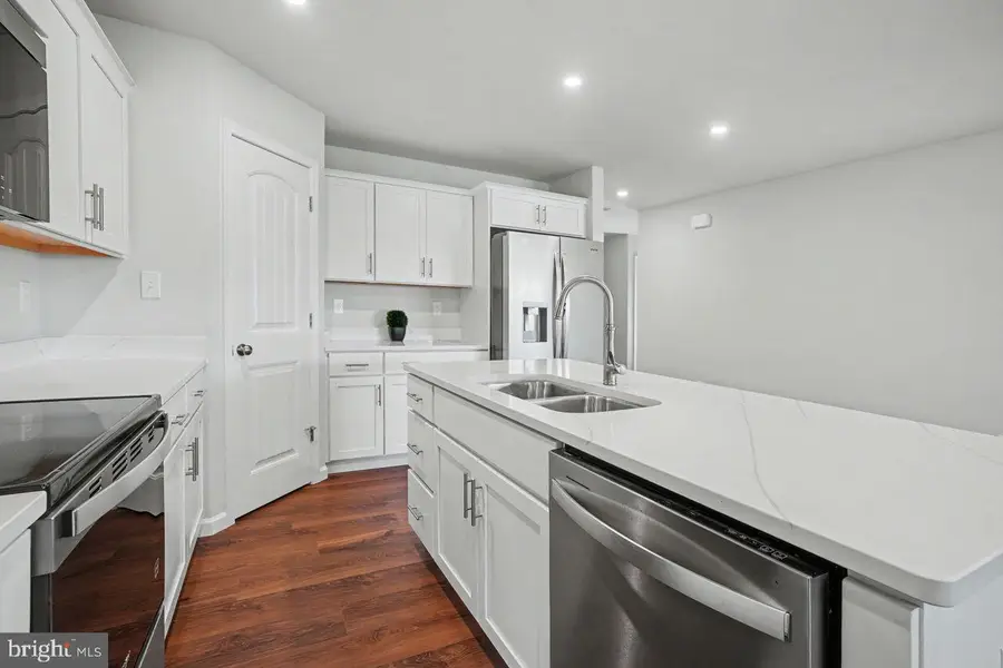 806 Greenwich Ln, Shippensburg, PA 17257 - #3