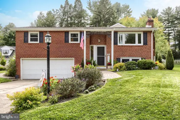 818 Meadow Lane, CAMP HILL, PA 17011