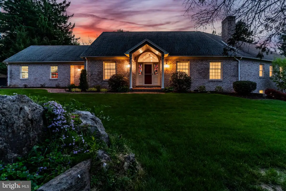 963 Walnut Ln, Carlisle, PA 17013 - #1
