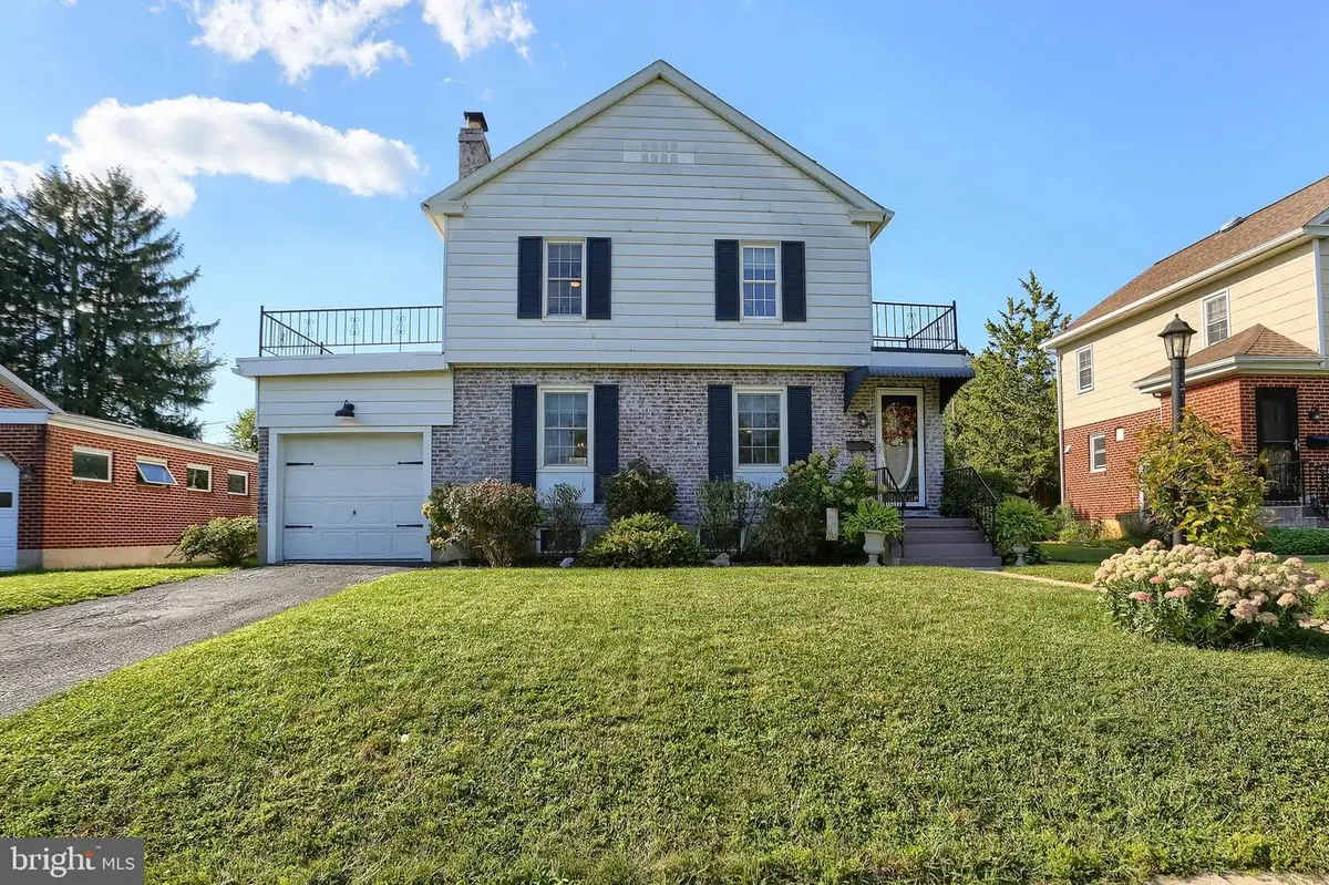 729 Harding St, New Cumberland, PA 17070 - #1