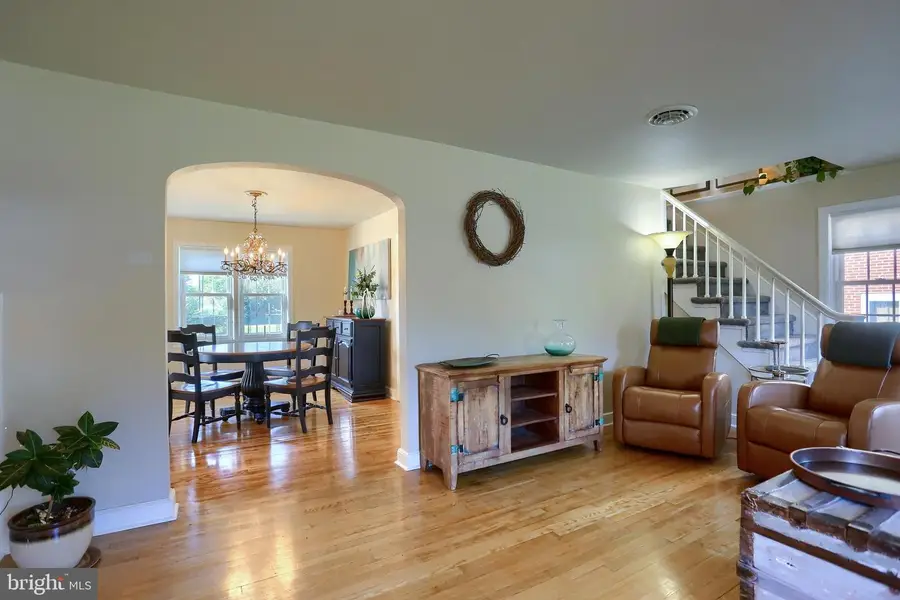 729 Harding St, New Cumberland, PA 17070 - #3