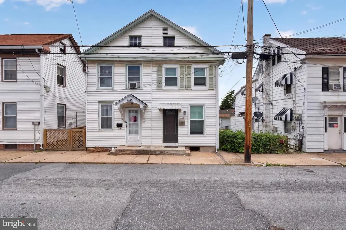 28 W Green St, Mechanicsburg, PA 17055 - #1