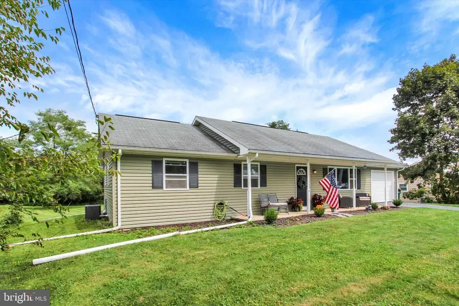 602 W Pine St, Mount Holly Springs, PA 17065 - #3