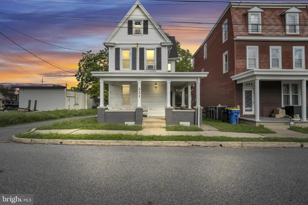 221 7th St, New Cumberland, PA 17070 - #1