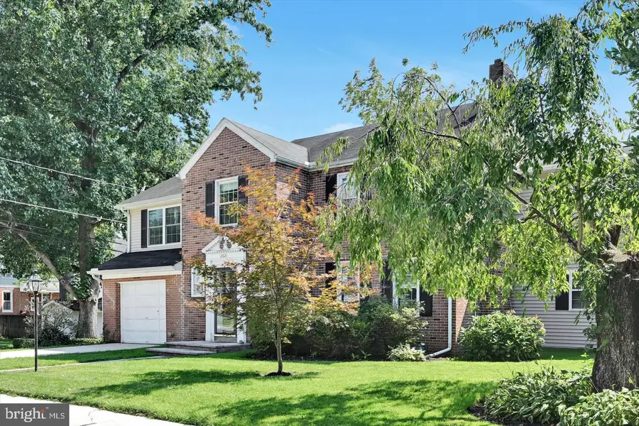 2621 Logan St, Camp Hill, PA 17011 - #3
