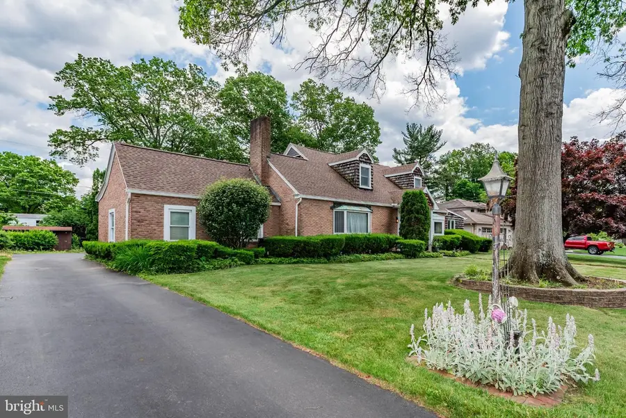 519 Devon Rd, Camp Hill, PA 17011 - #2
