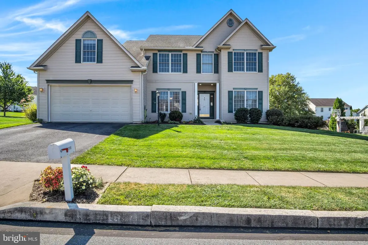 2191 Canterbury Dr, Mechanicsburg, PA 17055 - #1