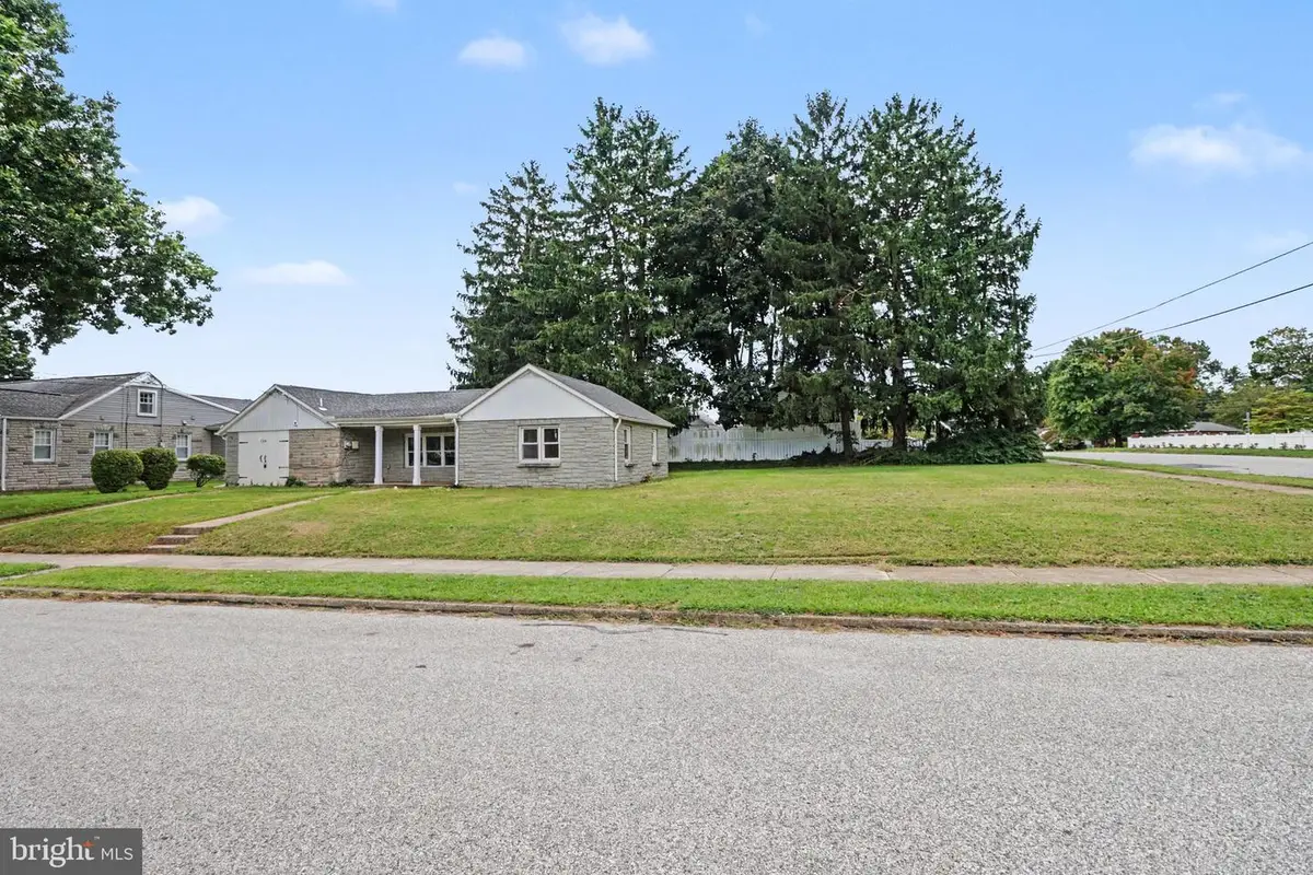 734 Elkwood Dr, New Cumberland, PA 17070 - #1