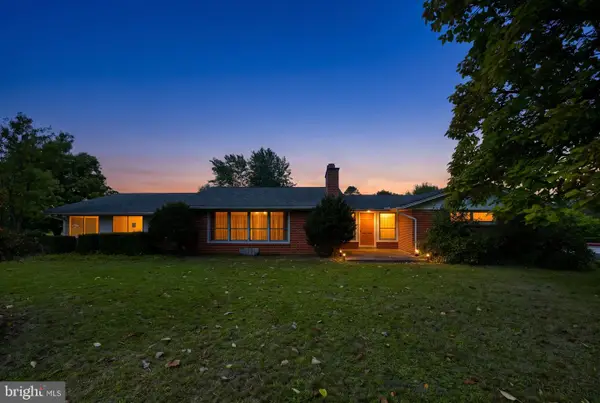 4 Sherwood Dr, CARLISLE, PA 17015