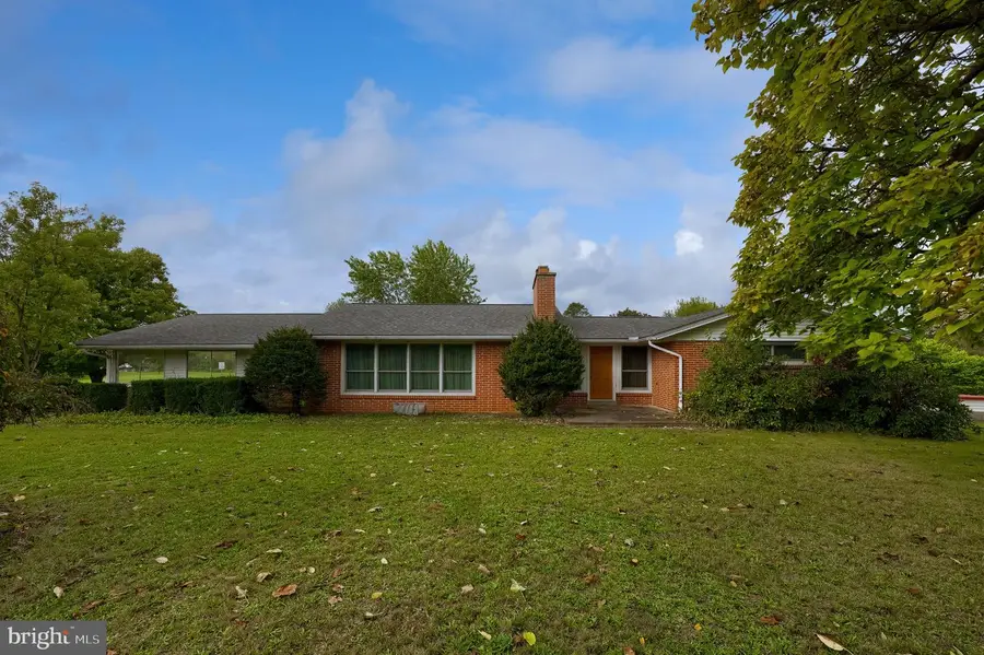 4 Sherwood Dr, Carlisle, PA 17015 - #3