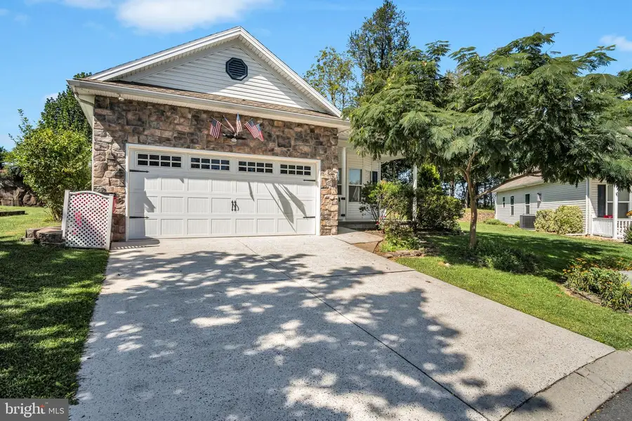 45 Colonial Ct, Shippensburg, PA 17257 - #3