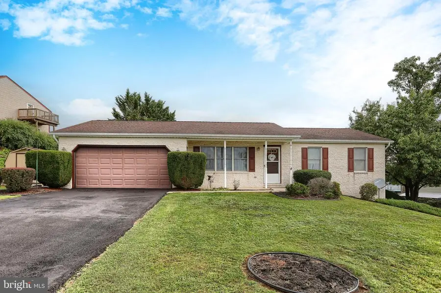 6 Meadowview Dr, Carlisle, PA 17013 - #2