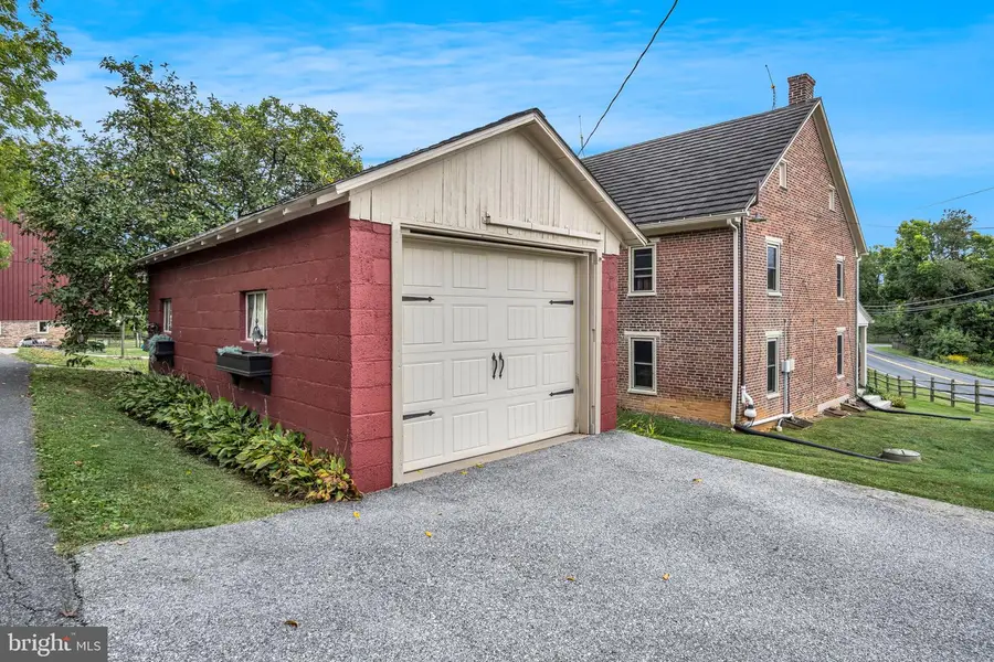 1602 W Lisburn Rd, Mechanicsburg, PA 17055 - #2