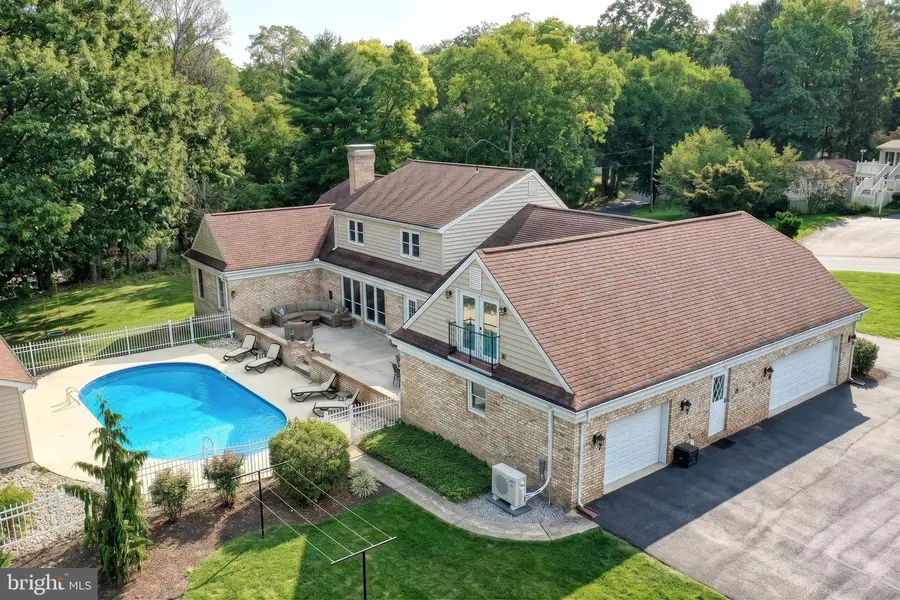 1 W Lawn Cir, Lemoyne, PA 17043 - #2