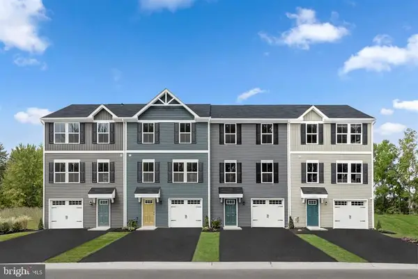 4 Debra Ln #17b, CARLISLE, PA 17013