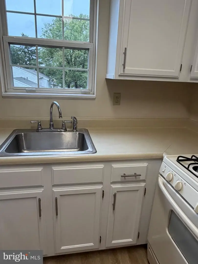1064 Rebecca St, Carlisle, PA 17013 - #3