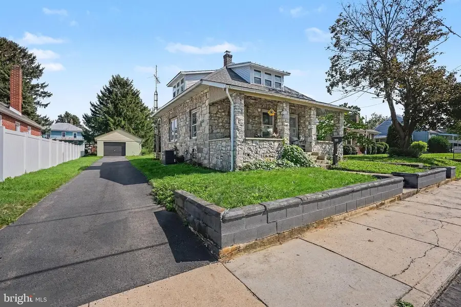 933 N Pitt St, Carlisle, PA 17013 - #3