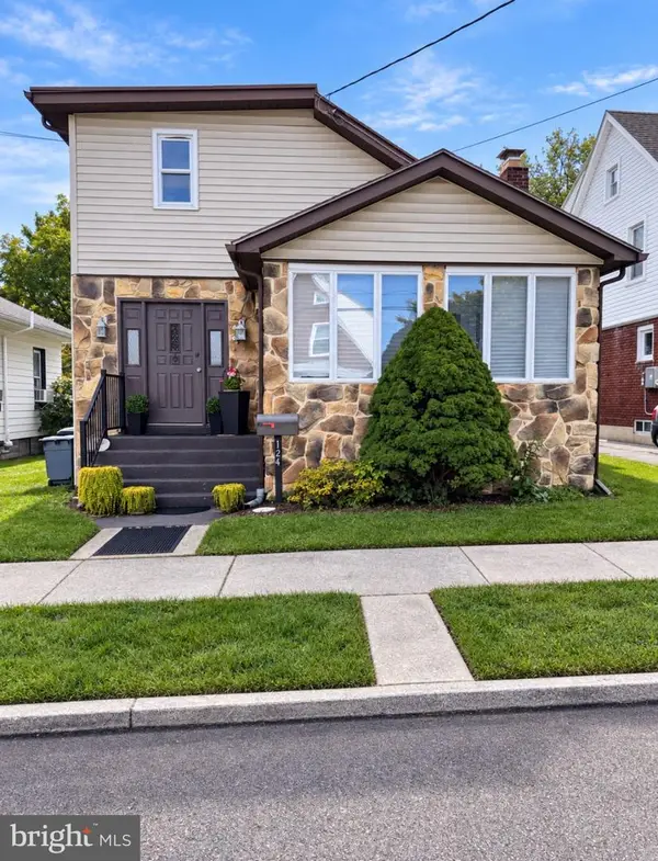124 S 15th St, CAMP HILL, PA 17011