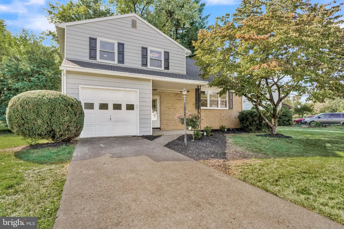 6054 Edward Dr, Mechanicsburg, PA 17050 - #1