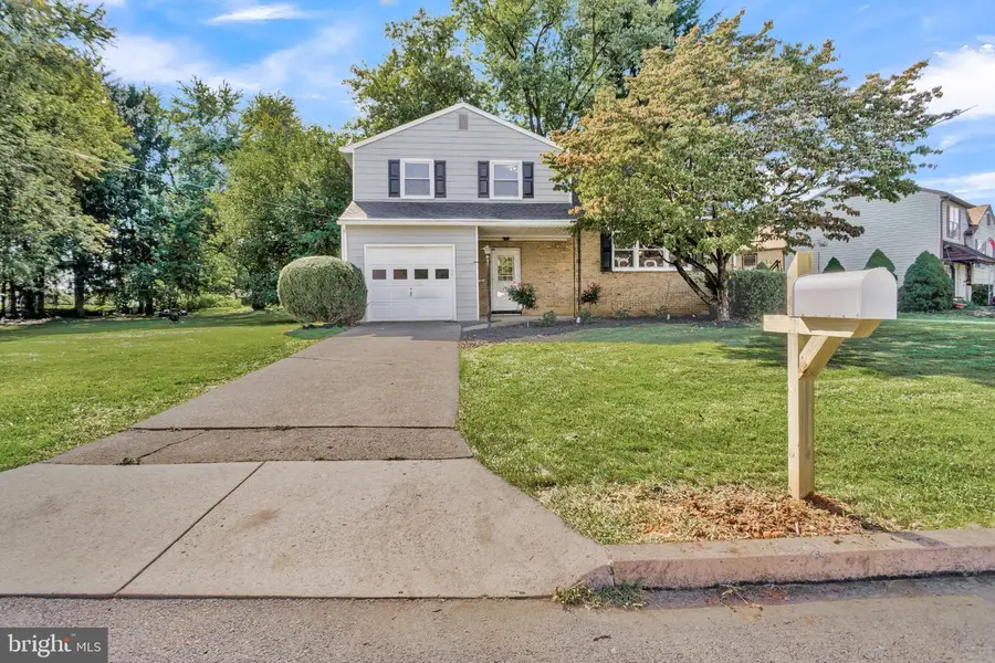 6054 Edward Dr, Mechanicsburg, PA 17050 - #3