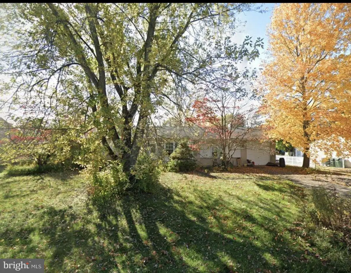 915 Sheffield Ave, Mechanicsburg, PA 17055 - #1