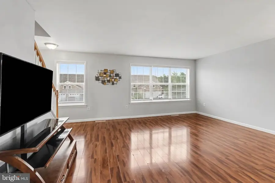 406 Eisenhower Dr, Carlisle, PA 17013 - #3