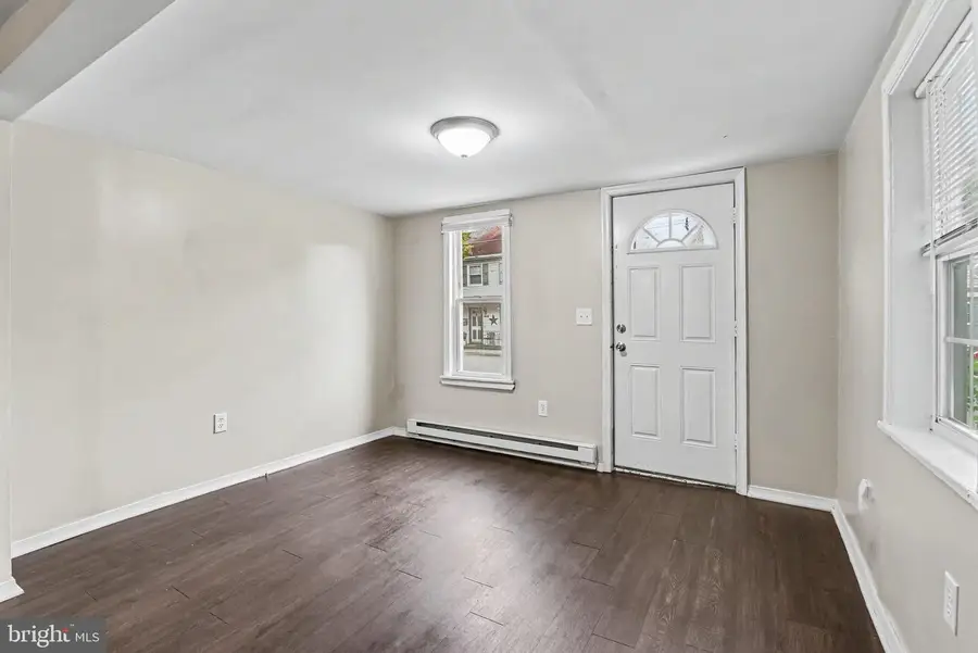 422 N West St, Carlisle, PA 17013 - #2