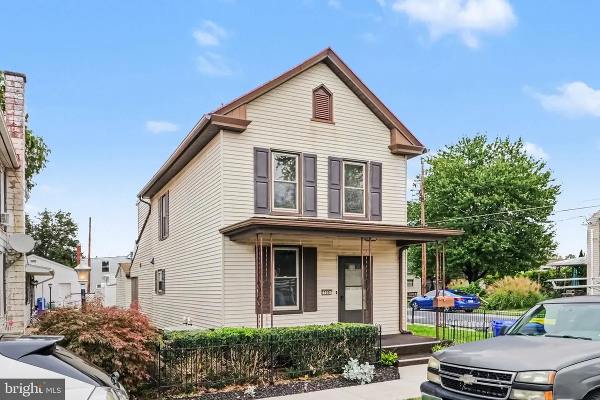 300 N Arch St, Mechanicsburg, PA 17055 - #1
