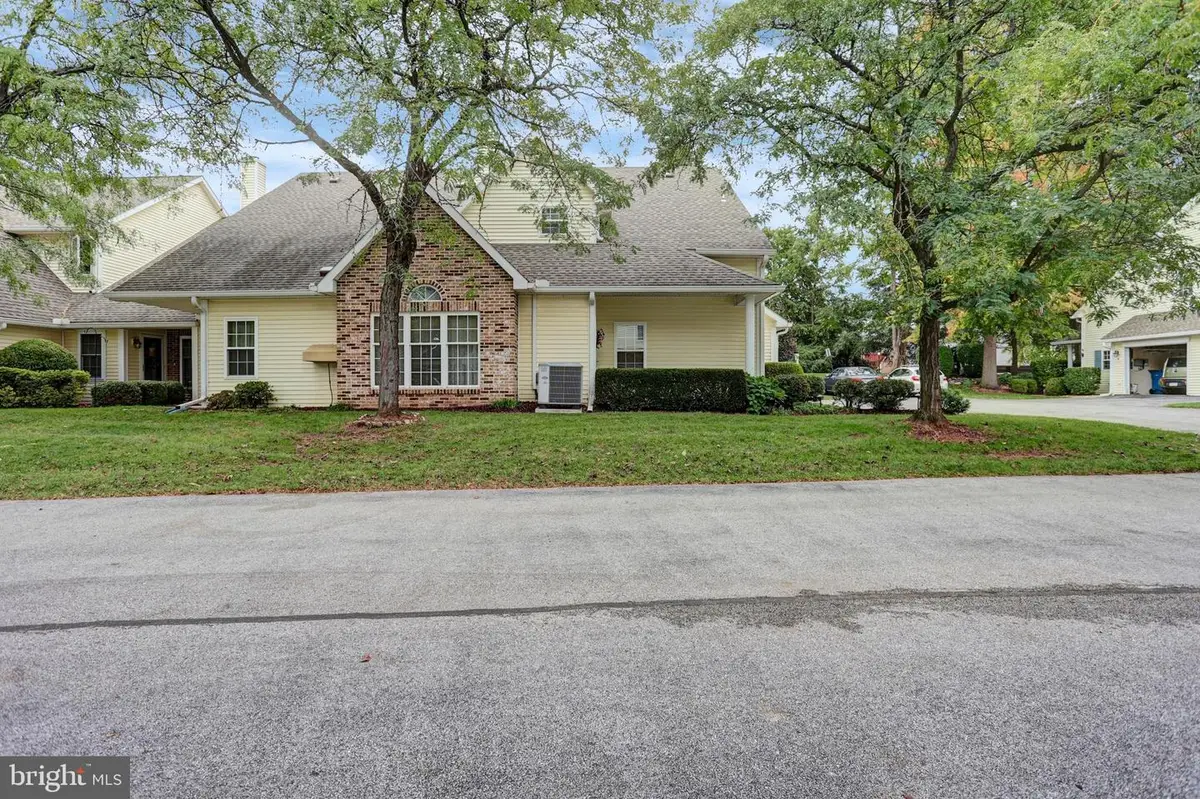 534 Brighton Pl, Mechanicsburg, PA 17055 - #1