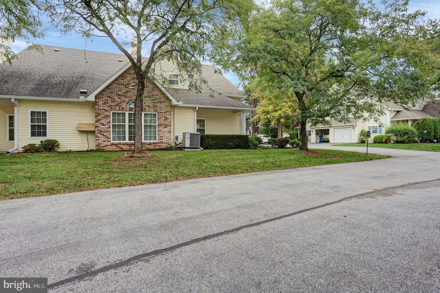 534 Brighton Pl, Mechanicsburg, PA 17055 - #2