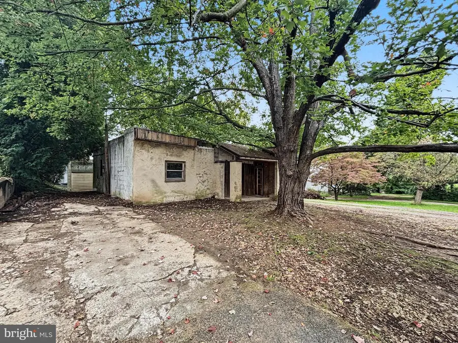 442 Earl St N, Shippensburg, PA 17257 - #2