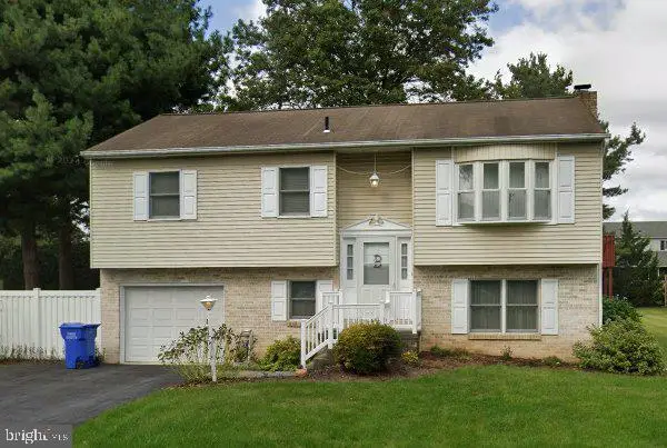 44 Longview Dr, MECHANICSBURG, PA 17050