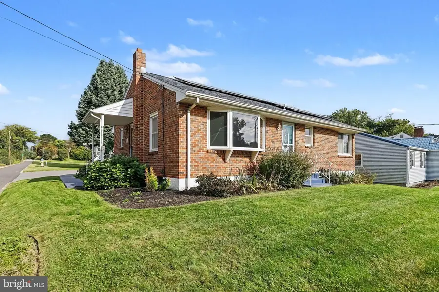 2095 Clarendon St, Camp Hill, PA 17011 - #2