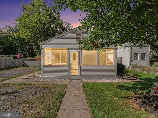 28 Fairview St, CARLISLE, PA 17015