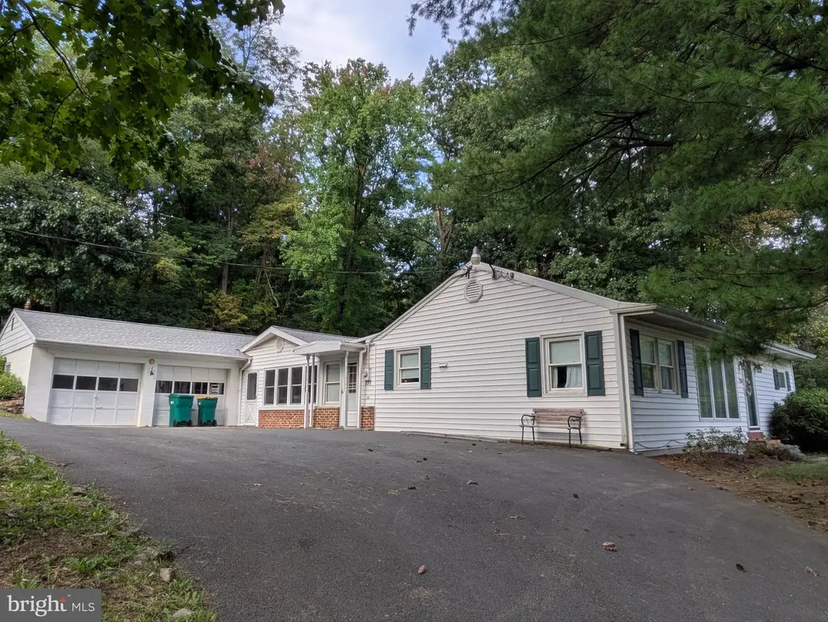 936 Belle Vista Dr, Enola, PA 17025 - #1