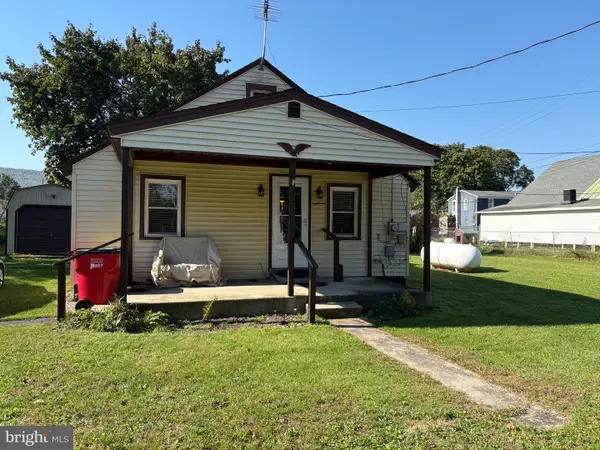 18 Fairfield St, MOUNT HOLLY SPRINGS, PA 17065