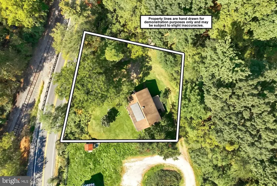 4 E Locust St, Mount Holly Springs, PA 17065 - #2