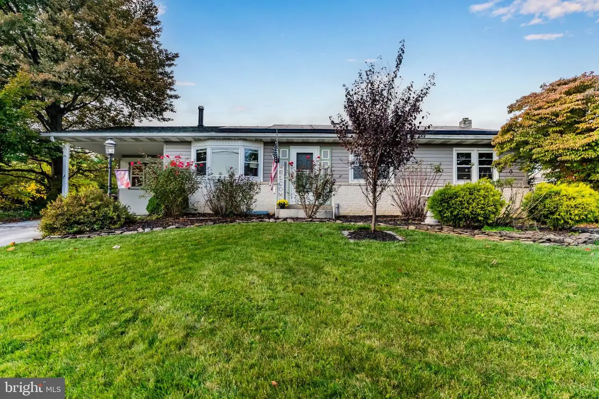 324 W Lisburn Rd, Mechanicsburg, PA 17055 - #1