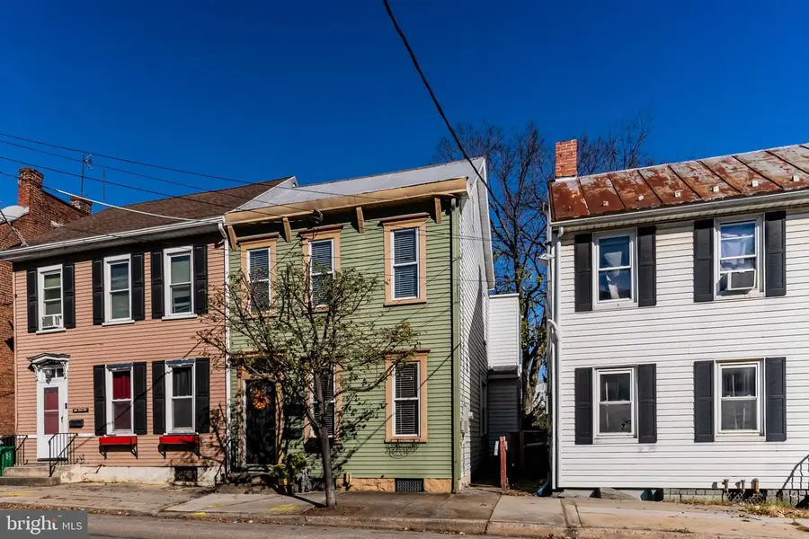 143 E North St, Carlisle, PA 17013 - #2