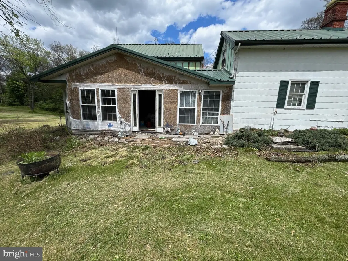 885 Creek Rd, Carlisle, PA 17015 - #1